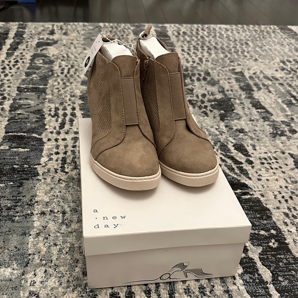 A New Day Women's Brown Ankle Booties